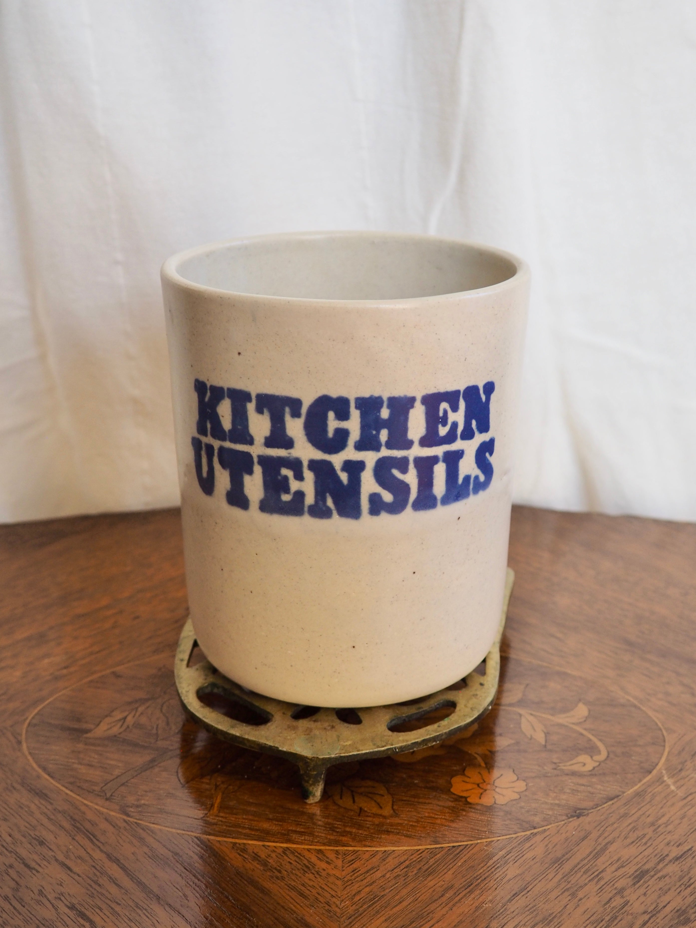 Small Kitchen Utensils Crock